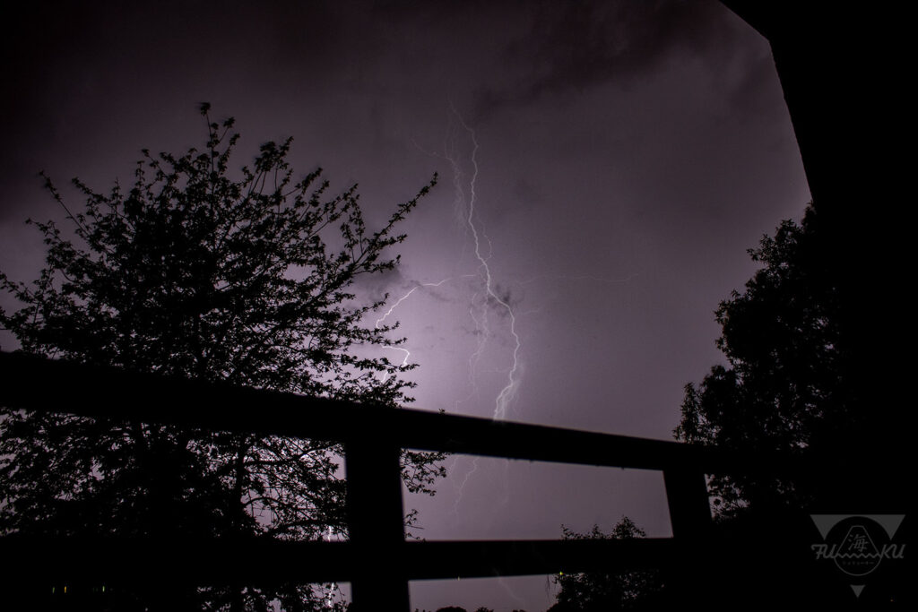 Balkon Aussicht Gewitter Himmel mit Blitzen